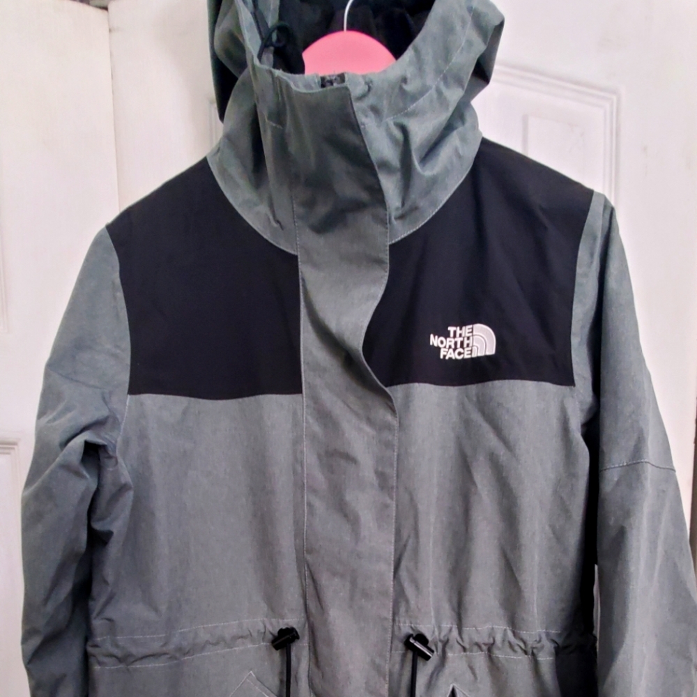 The North Face Rain coat, size M, gray & black Women's Medium